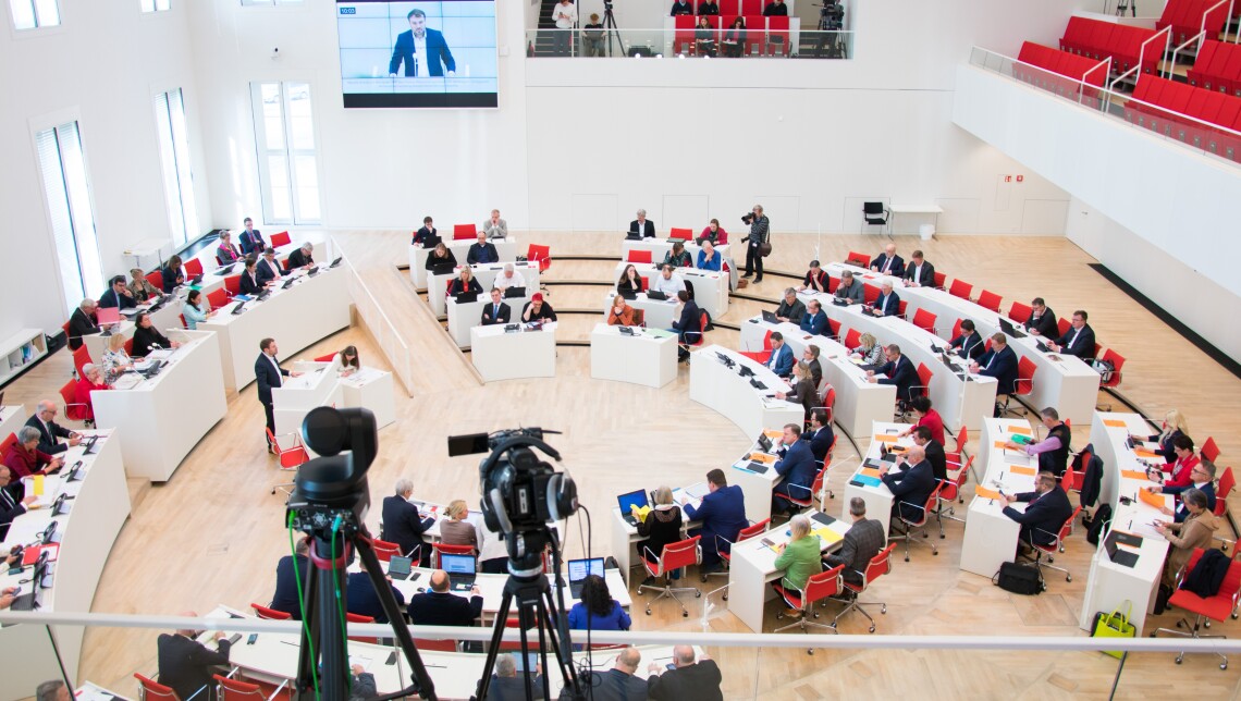 Blick in den Plenarsaal während der Aktuellen Stunde auf Antrag der SPD-Fraktion am 20.03.2024.