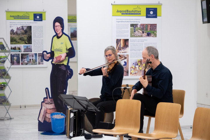 Musikalische Eröffnung der Ausstellung durch das Duo Finesco aus Potsdam