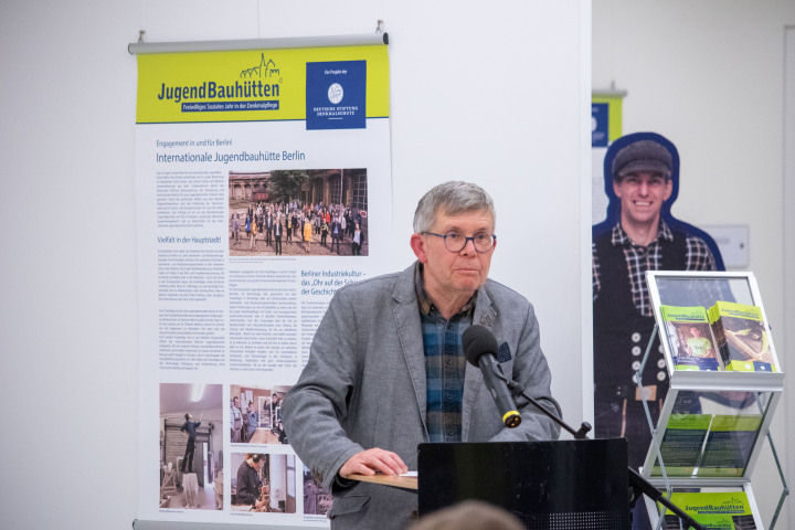 Einführung in die Ausstellung durch den Dipl. Architekt Bernd Henning von der Deutschen Stiftung Denkmalschutz