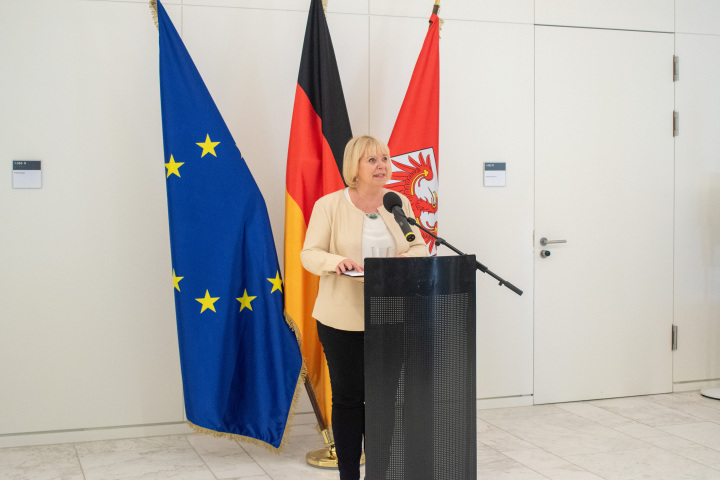 Begrüßung der Landtagspräsidentin Prof. Dr. Ulrike Liedtke zur Ausstellungseröffnung im Landtag