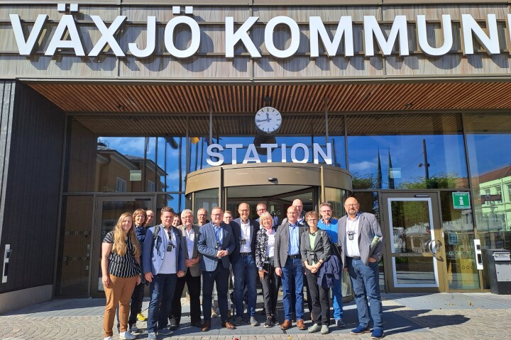 Impression der Reise des ALUK nach Südschweden, Gruppenfoto Besuch der Verwaltung Växjö