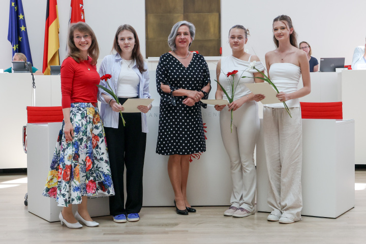 Die Preisträgerinnen der Grace-Hopper-Gesamtschule Teltow.