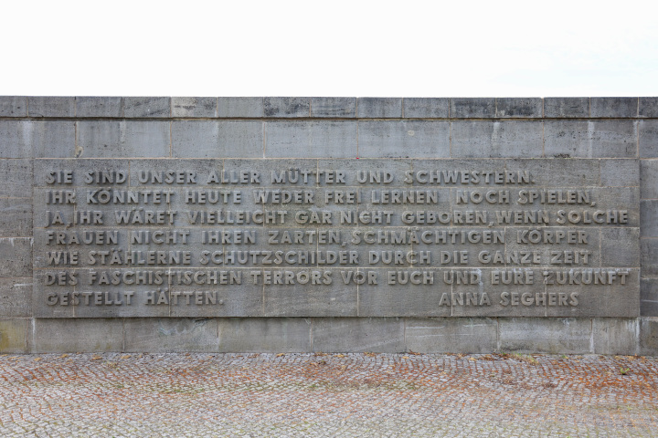 Impression des Gedenkens in der Gedenkstätte Ravensbrück